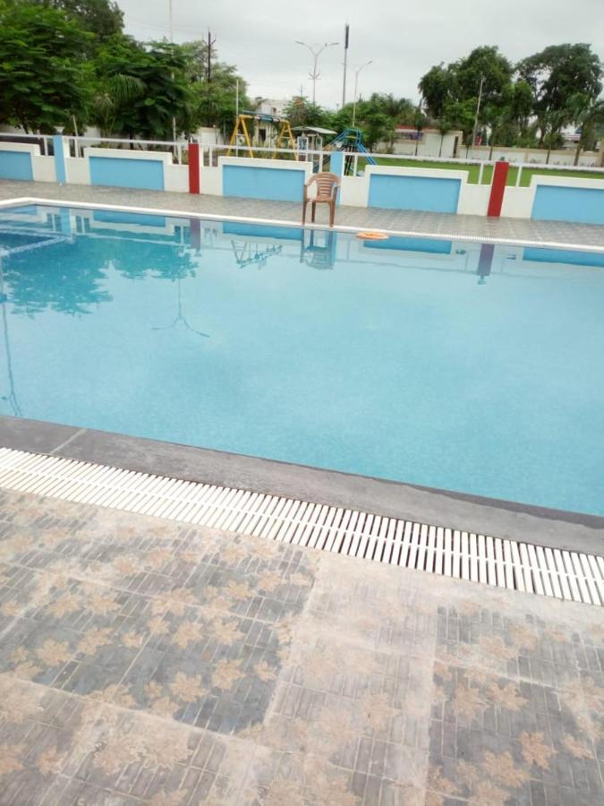 Mnr Resort Pipariā Exterior foto